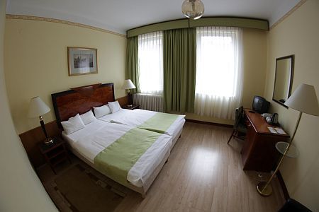 Ledigt hotellrum i Hotell Metro Budapest - betalbara priser